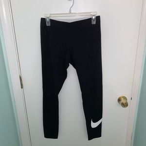 Black Capri Nike Leggings